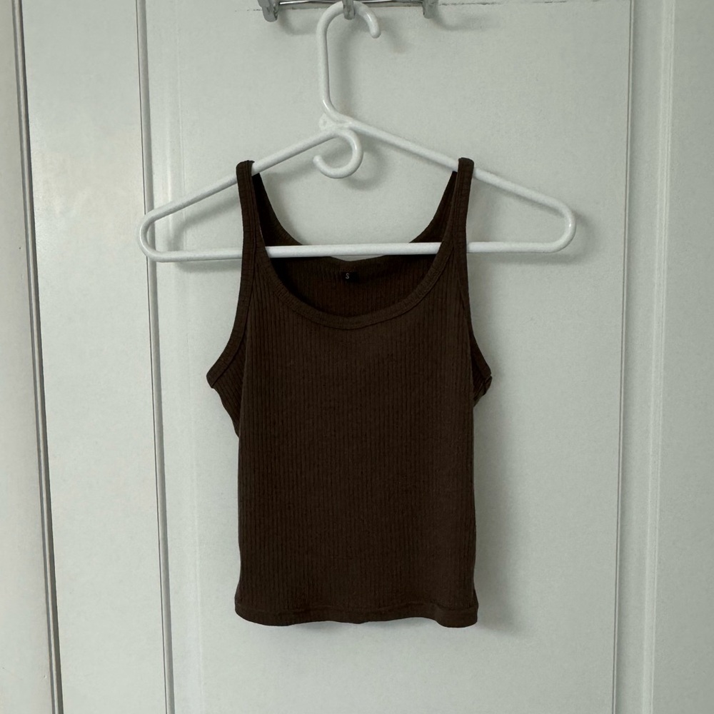 2 pack Tilly’s tank tops